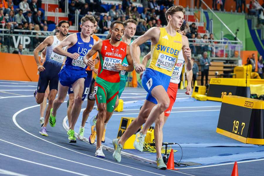 Samuel Pihlstrom leading the 1500m final