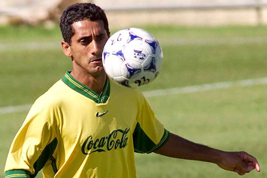 Ze Carlos during a team training session in France in 1998