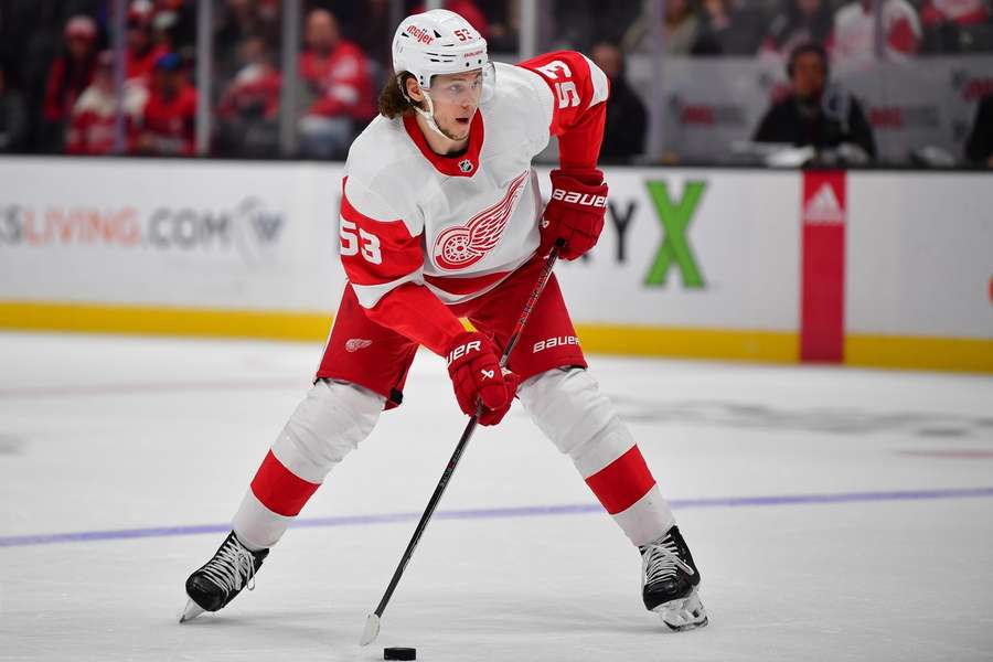 Moritz Seider will auch in absehbarer Zukunft für die Detroit Red Wings auflaufen. 