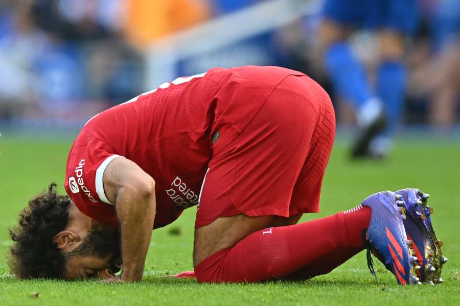 Salah marcou duas vezes no primeiro tempo contra o Brighton