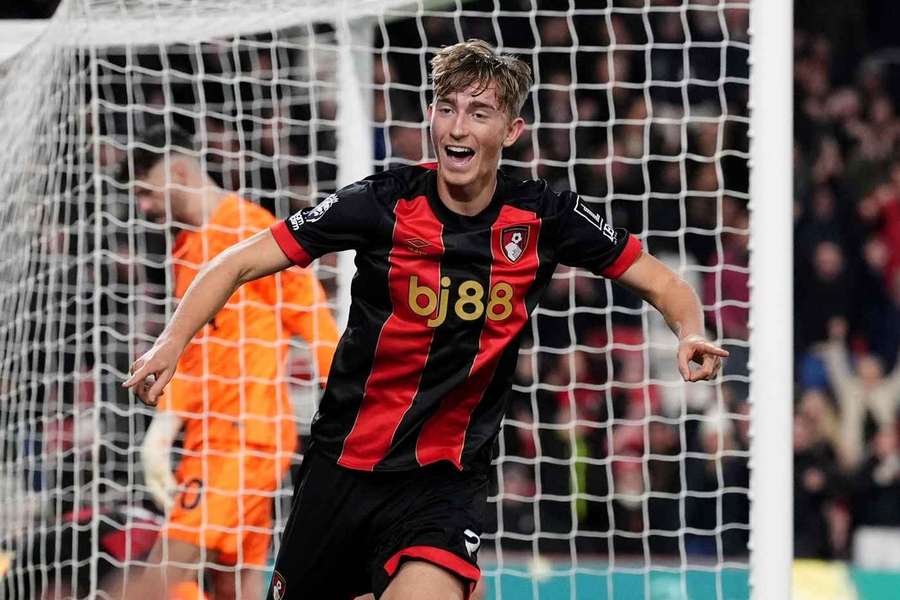 Huijsen został najmłodszym strzelcem Premier League w historii Bournemouth.