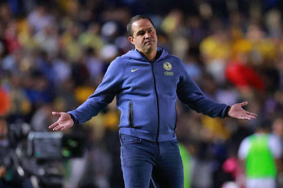 André Jardine, contrariado durante el último partido.