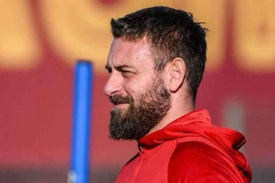 Daniele De Rossi foi demitido da Roma após resultados dececionantes