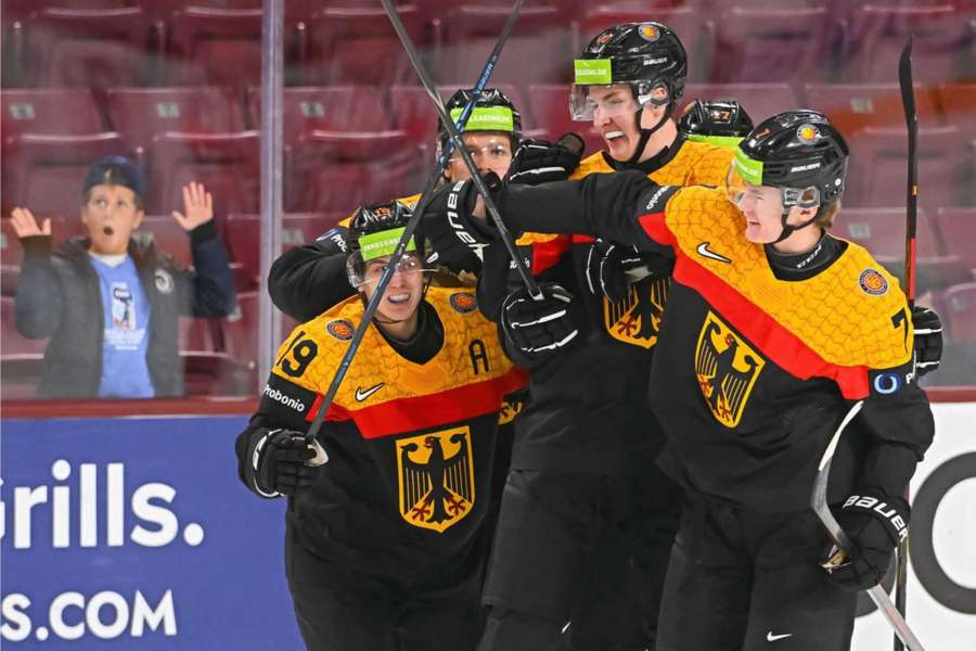 Nemeckí hokejisti sa medzi elitou do 20 rokov predstavia aj budúci rok.