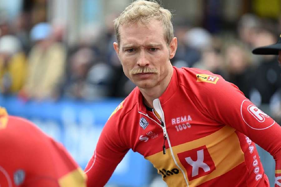 Magnus Cort Nielsen s'est frisé la moustache au col de la Loge