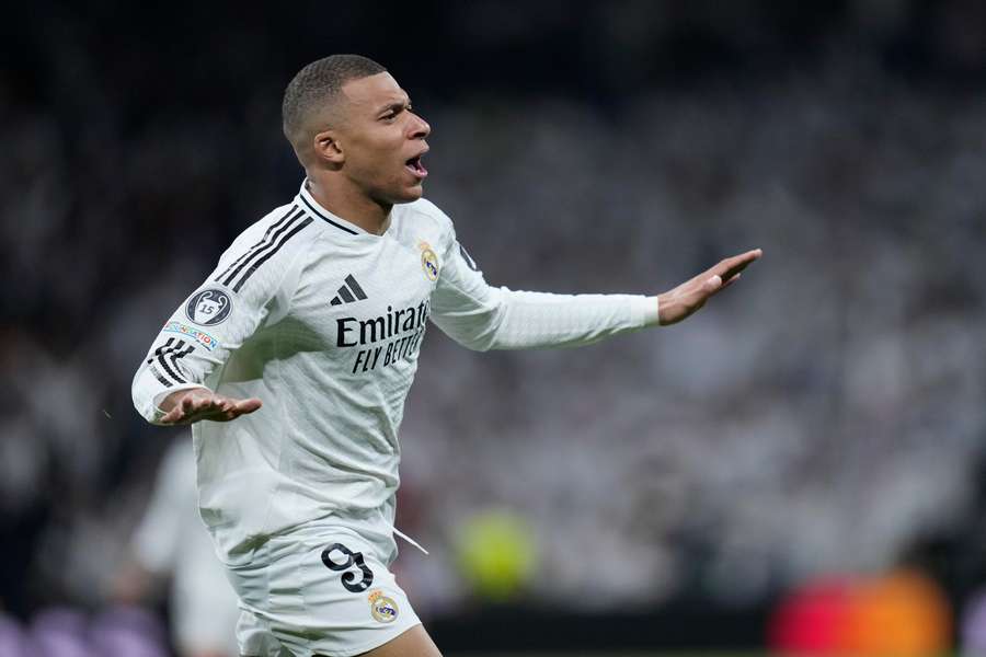 Mbappé strelil hetrik do siete Manchestru City.