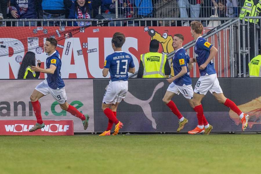 Um golo cedo ajudou o Kiel a chegar à Bundesliga