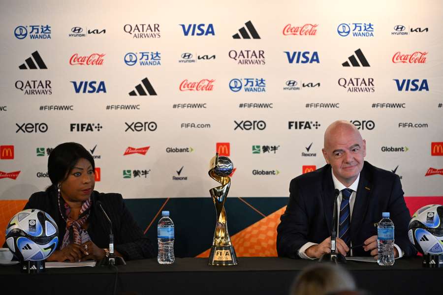 Infantino y Samoura comparecen ante los medios