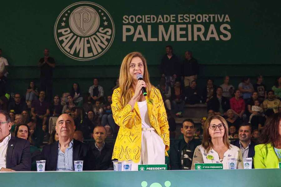 A presidente palmeirense Leila Pereira em evento no clube
