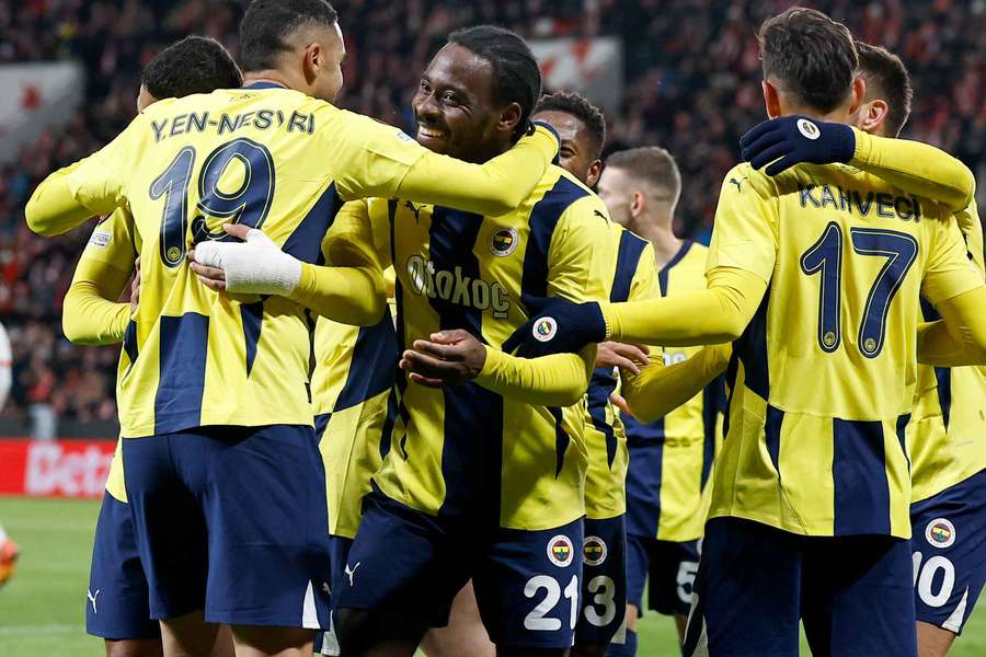 A festa dos jogadores do Fenerbahçe