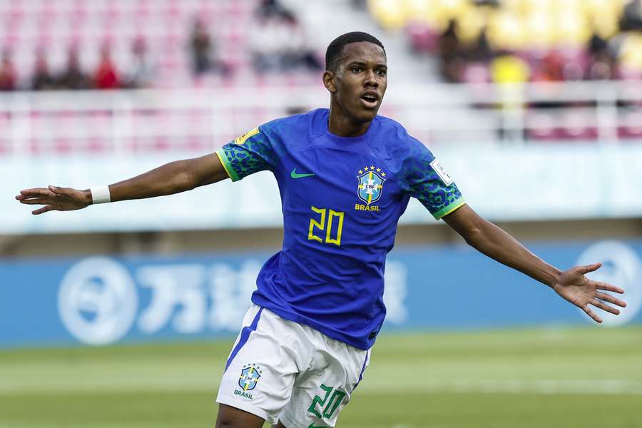 De 17-jarige Braziliaan Estêvão actief namens zijn vaderland op het WK onder-17