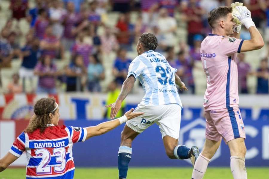 Racing atropelou Fortaleza no Castelão