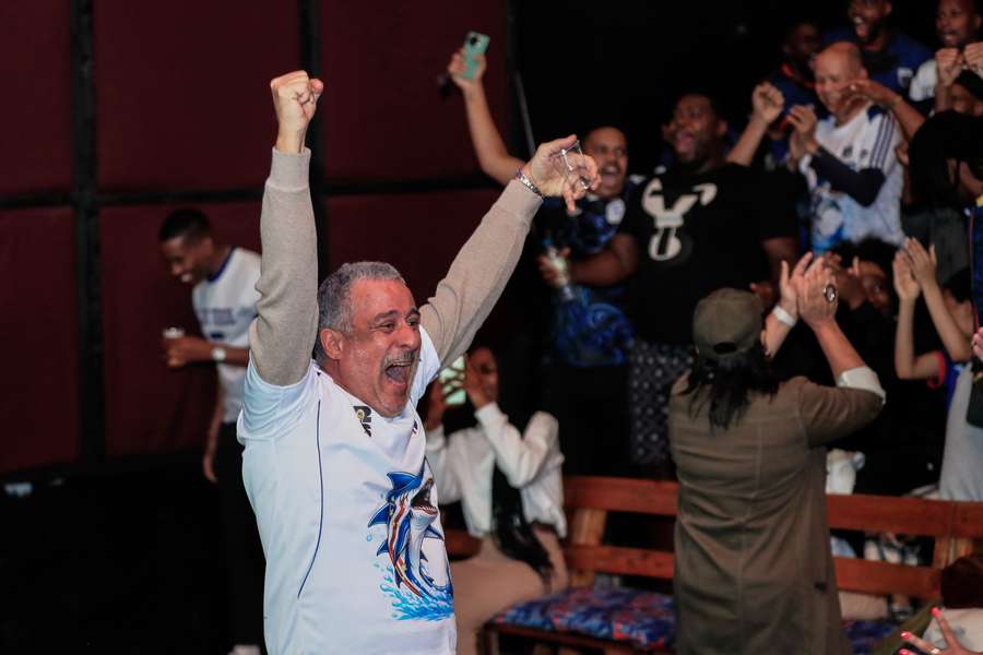 Cabo-verdianos celebram empate em Luanda Cabo-verdianos celebram empate em Luanda