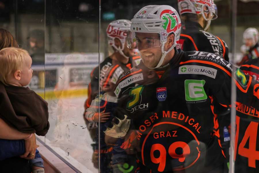 Große Freude bei den 99ers nach dem 3:1-Heimsieg gegen die Caps Große Freude bei den 99ers nach dem 3:1-Heimsieg gegen die Caps