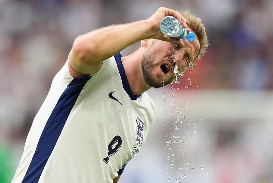 Harry Kane, în timpul pauzei de hidratare la Euro 2024 - Anglia - Slovacia