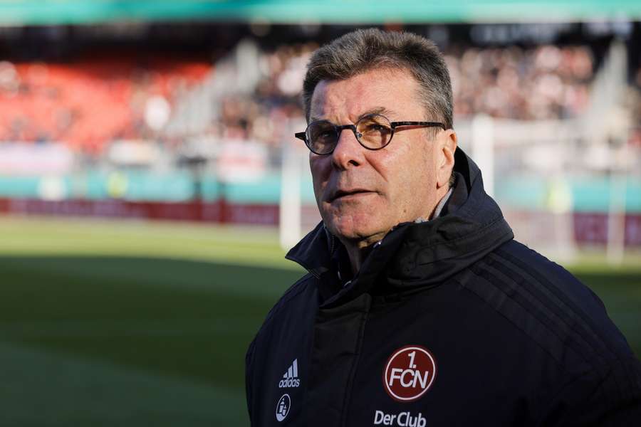 Dieter Hecking tekende bij Bochum een contract tot het einde van het seizoen