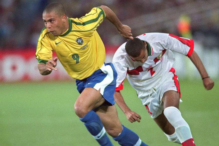 Brasil enfrentou Marrocos na segunda rodada da fase de grupos de 1998 e venceu por 3 a 0