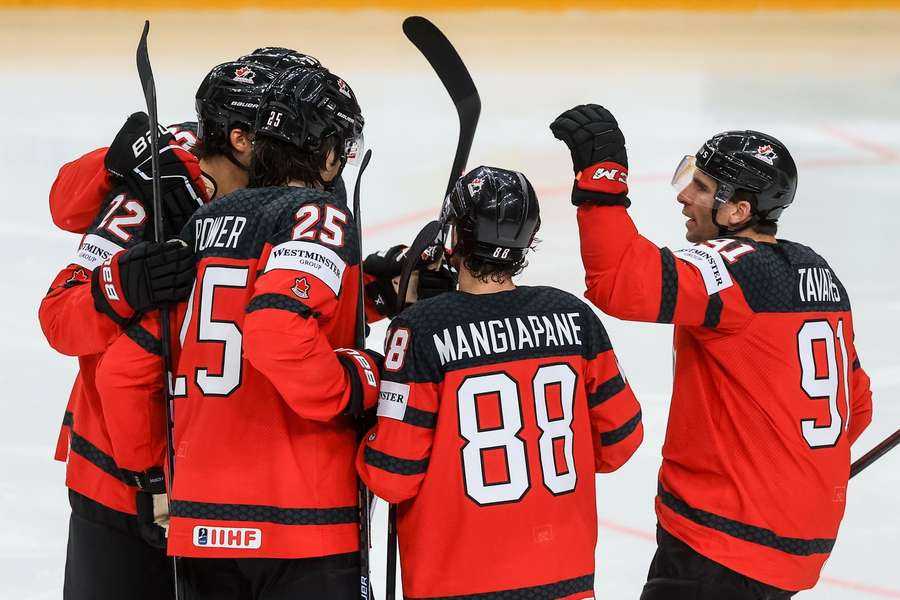 Kanadskí hokejisti uspeli po predĺžení a do štvrťfinále smerujú z prvej priečky pražskej skupiny.