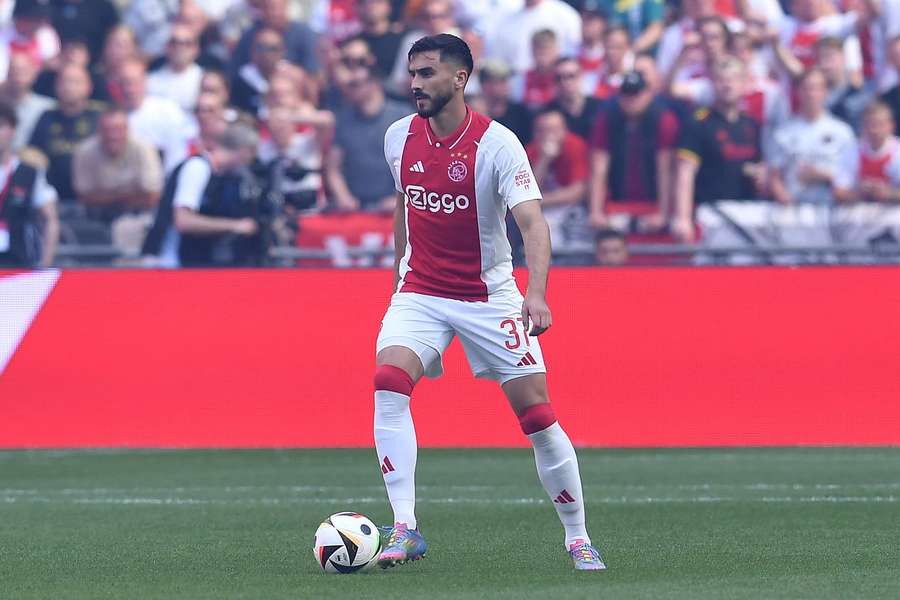 Josip Sutalo está avaliado em 24,5 milhões de euros pelo Flashscore