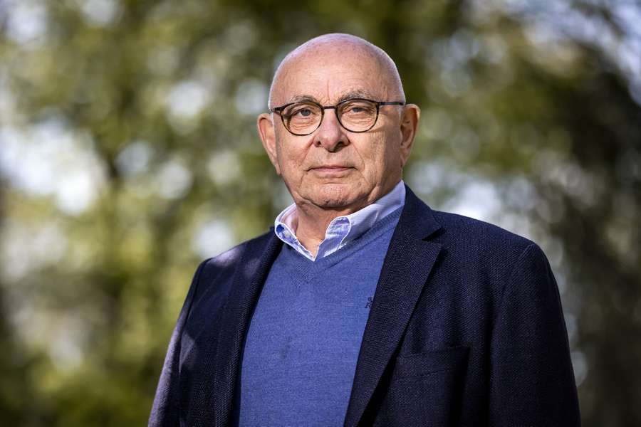 Portret van Michael van Praag, voormalig bestuurslid van de UEFA en oud-voorzitter van de KNVB