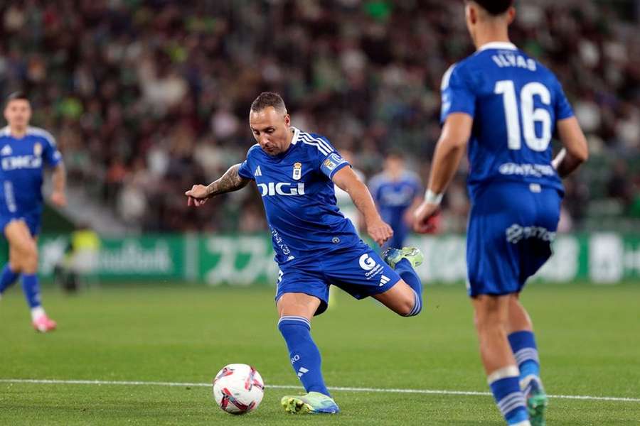 Real Oviedo delivers Cazorla message as contract expires