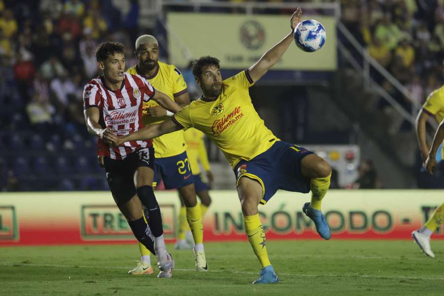 América y Chivas disputan un clásico