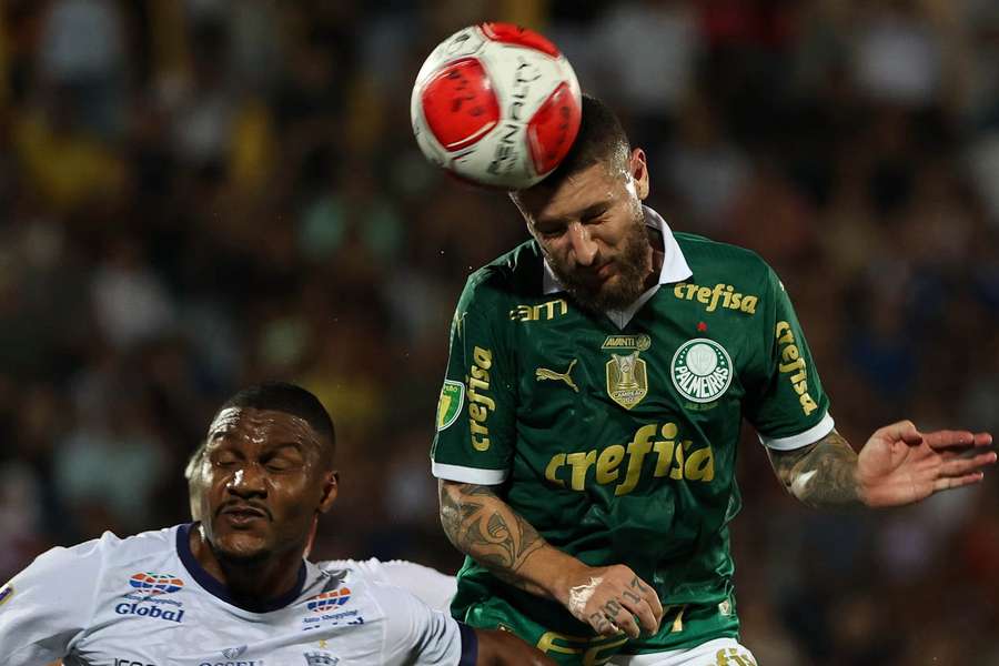 Palmeiras levou empate do Santo André perto do fim