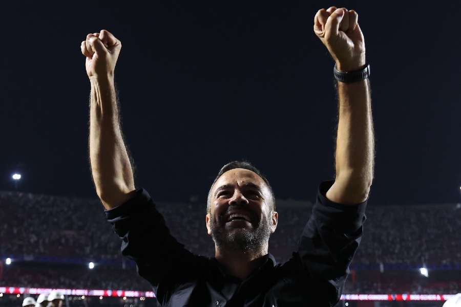 Artur Jorge celebra mais uma conquista no Botafogo