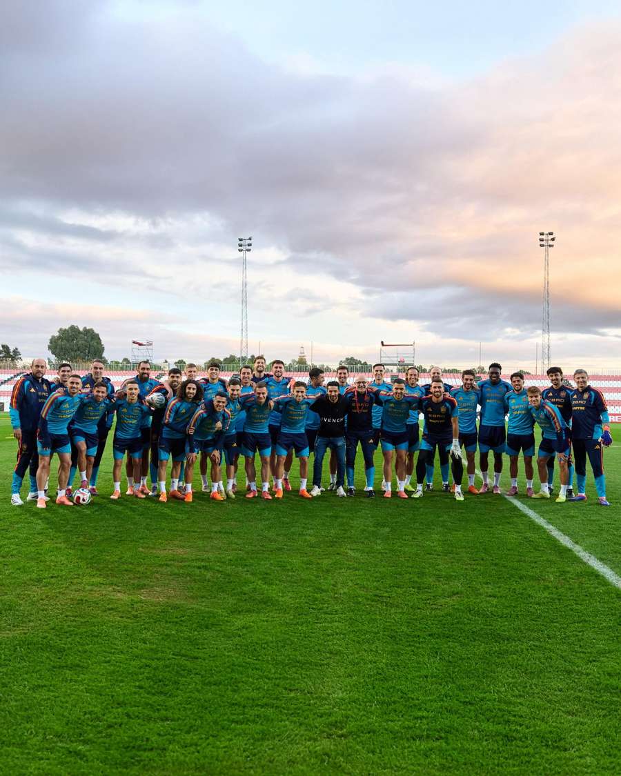 Los jugadores de la selección española se hacen una foto con Jesús Navas Los jugadores de la selección española se hacen una foto con Jesús Navas