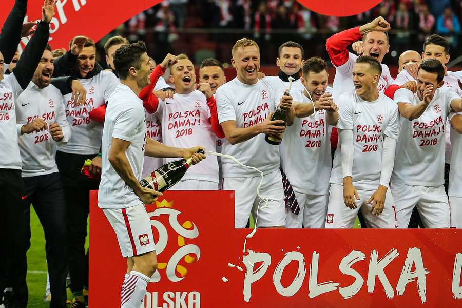 Od Wembley, przez czasy Nawałki, do barażów ze Szwecją i Walią. Polacy umieją kończyć eliminacje Od Wembley, przez czasy Nawałki, do barażów ze Szwecją i Walią. Polacy umieją kończyć eliminacje