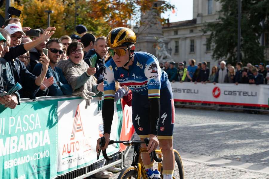 Remco Evenepoel bude mať o niečo komplikovanejšiu prípravu na nový ročník. 