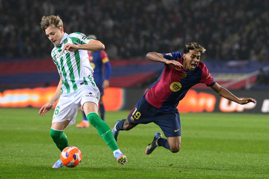Yamal (r.) und der FC Barcelona bissen sich an Betis die Zähne aus