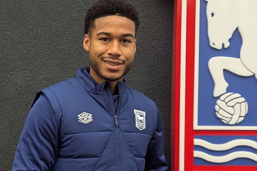 Burnley, Besitkas move for Napoli midfielder Cajuste Burnley, Besitkas move for Napoli midfielder Cajuste