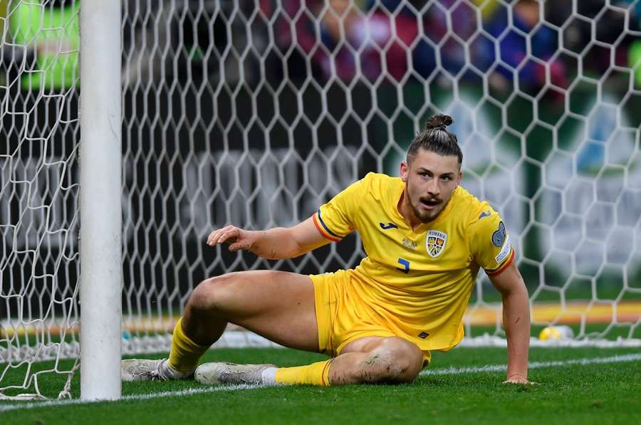 Radu Drăgușin (21 de ani) a strâns 7 selecții la prima reprezentativă a României