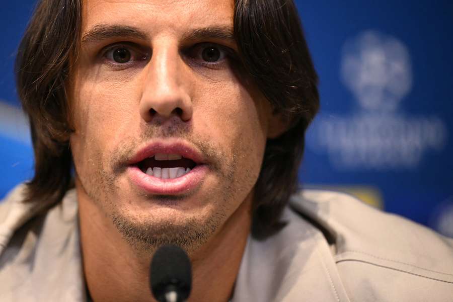 Inter Milan's Swiss goalkeeper #01 Yann Sommer attends a press conference 