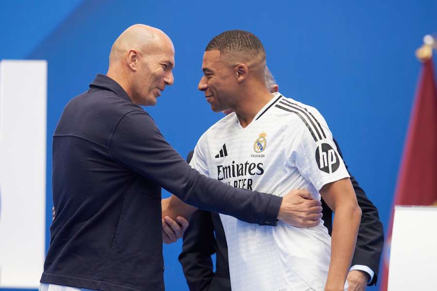 Mbappé a Zidane spojí síly u národního týmu Francie. Mbappé a Zidane spojí síly u národního týmu Francie.