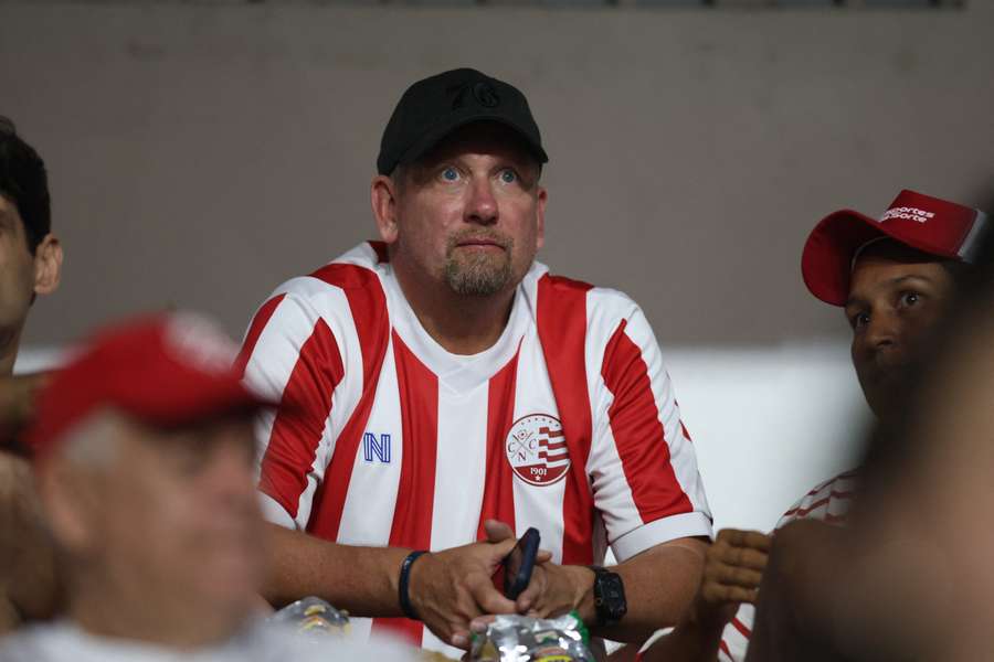 Nick Nurse esteve a apoiar o Náutico nos Aflitos Nick Nurse esteve a apoiar o Náutico nos Aflitos
