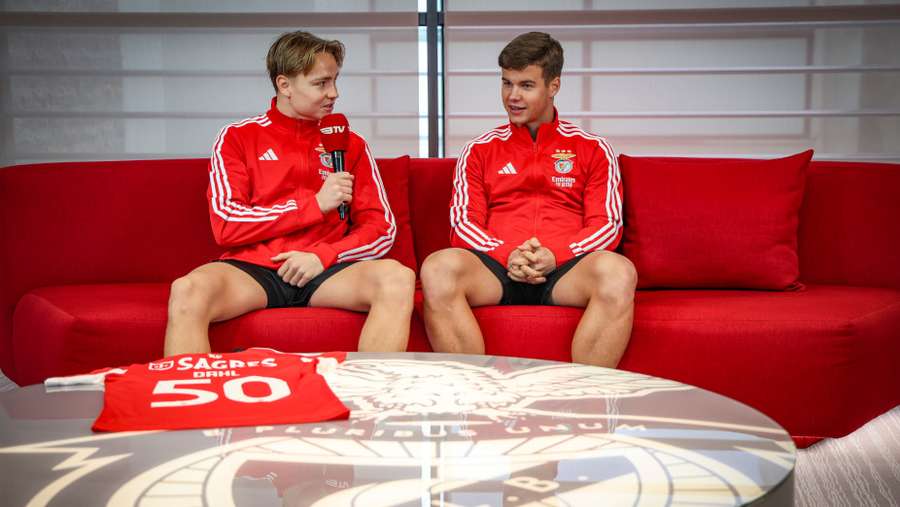 Schjelderup conduziu a entrevista a Dahl