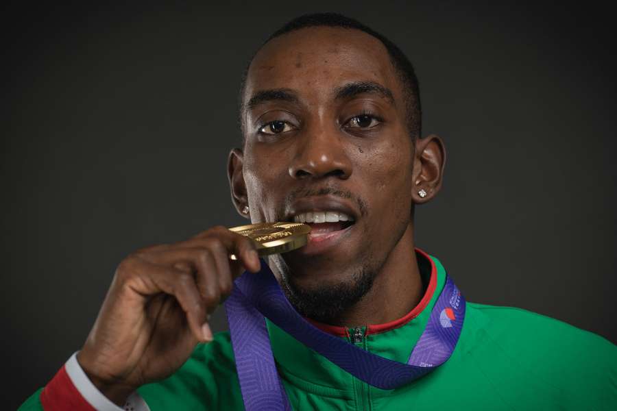 Pedro Pichardo leva medalha de ouro para casa
