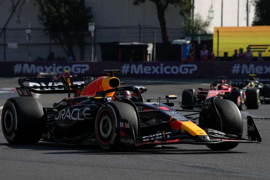 Max Verstappen neměl konkurenci ani v Mexiku.