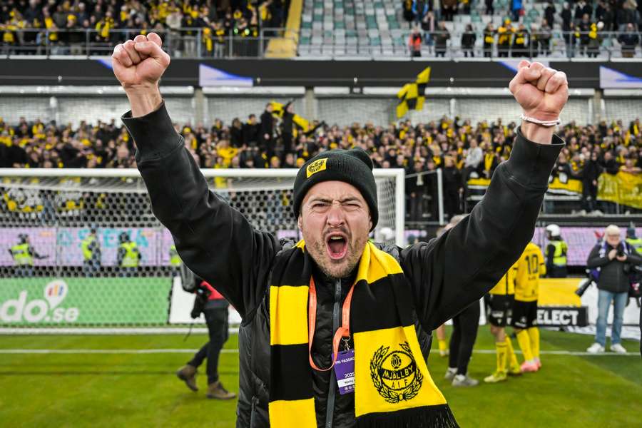 Lennartsson celebrates Mjallby securing the title at Goteborg Lennartsson celebrates Mjallby securing the title at Goteborg