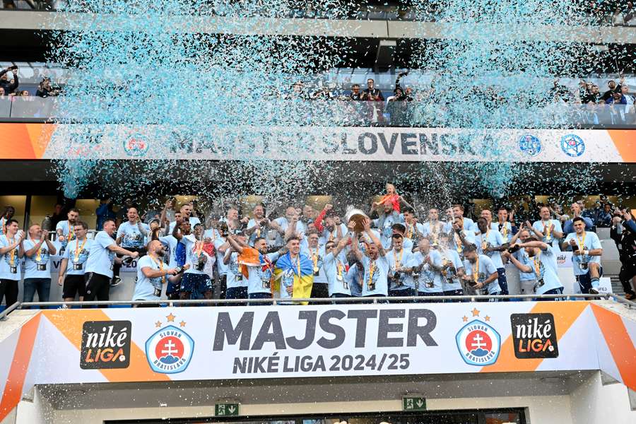 Slovan je úradujúcim slovenským šampiónom. 