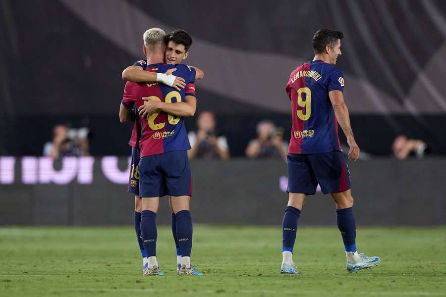 Dani Olmo și Pau Victor