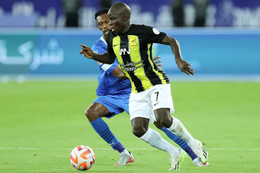 Kanté trocou a Europa pelos campeões árabes