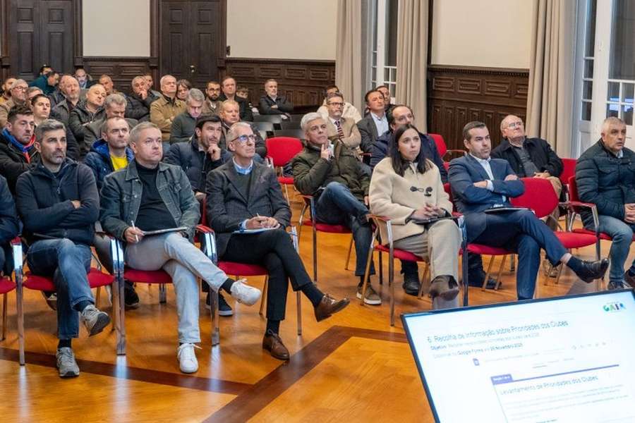Reunião da Câmara Municipal de Gaia com clubes e coletividades