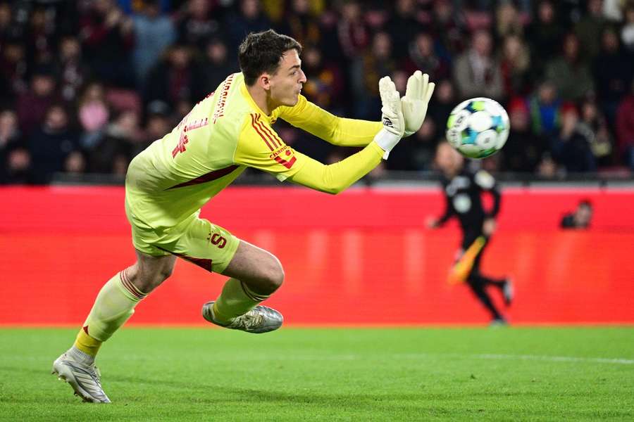 Brankář Sparty Jakub Surovčík proti Plzni zachytal skvěle.