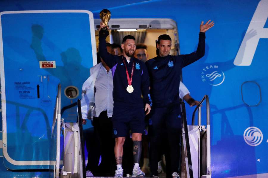 The Argentine team arriving home