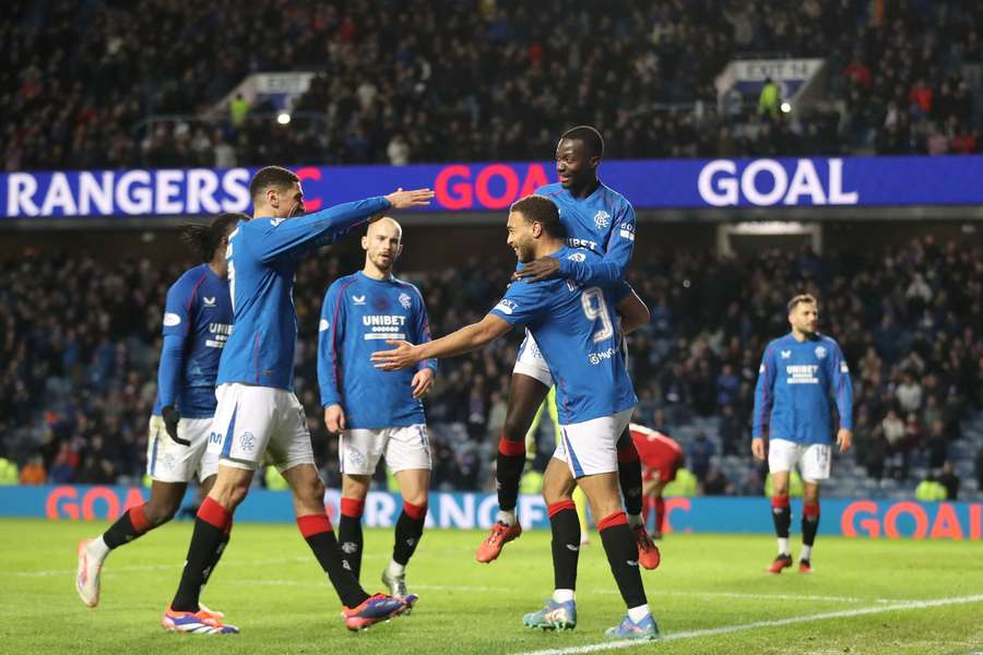 Rangers beat Aberdeen to ease pressure on Clement