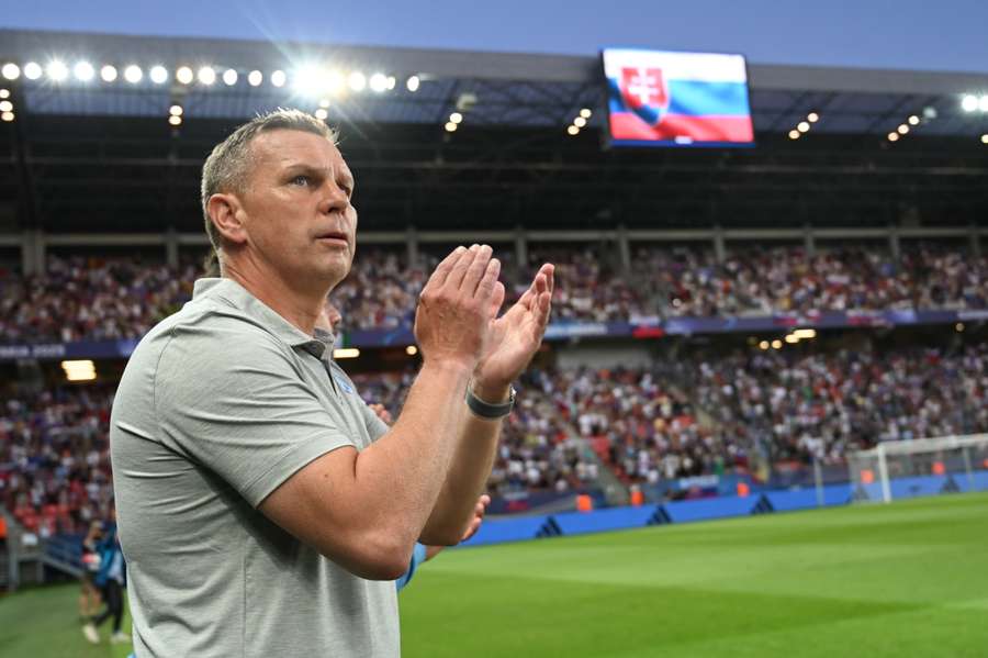 Kentoš sa chce prezentovať aktívnym štýlom. Kentoš sa chce prezentovať aktívnym štýlom.