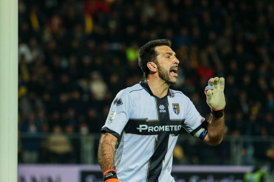 Buffon je aj naďalej oporou zadných radov druholigového celku.